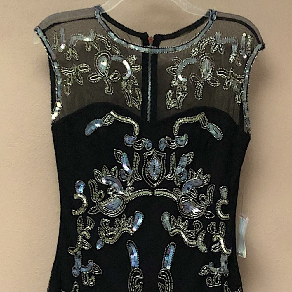 NWT BEADED COCKTAIL SEMI FORMAL DRESS. STUNNING ❤️